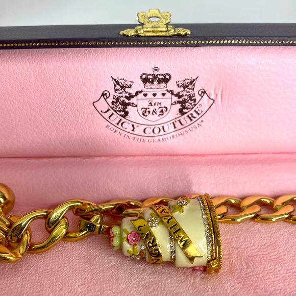 Juicy Couture Women’s Y2K Wedding Cake Chunky Gold Charm Bracelet With Box - Picture 8 of 13